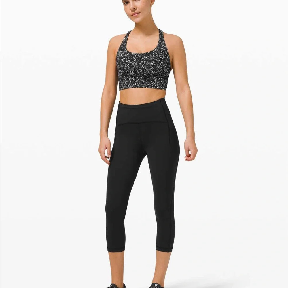 130 🆕🖤 Lululemon Energy Reflective Long Line Bra Crinkle Dust Alpine White